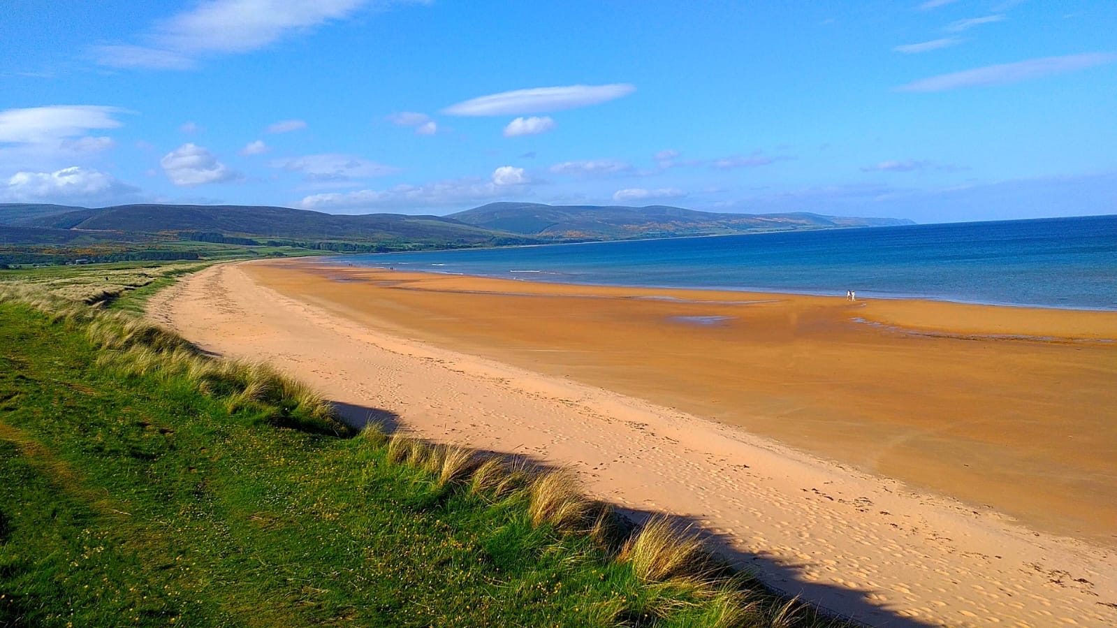The long sandy beach at Brora